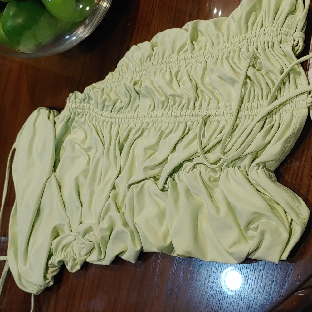Forever 21 neck strap dress. Line green . Size small. Kerry fabric